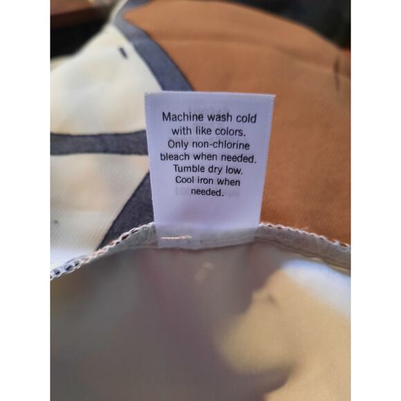 Chic Black and White Geometric Midi Dress - Picture 12 of 12